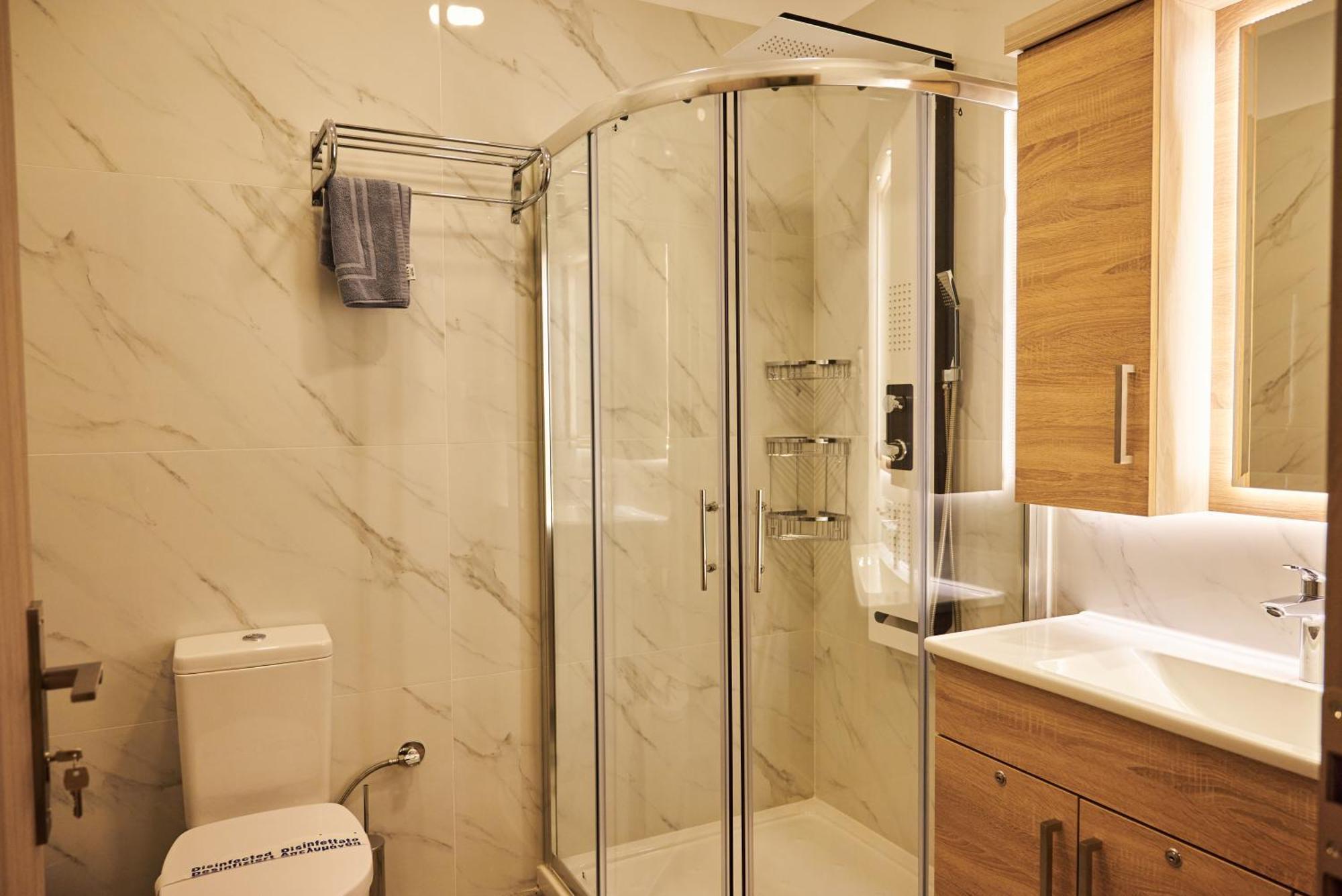 Famissi Suites 1 カランバカ エクステリア 写真