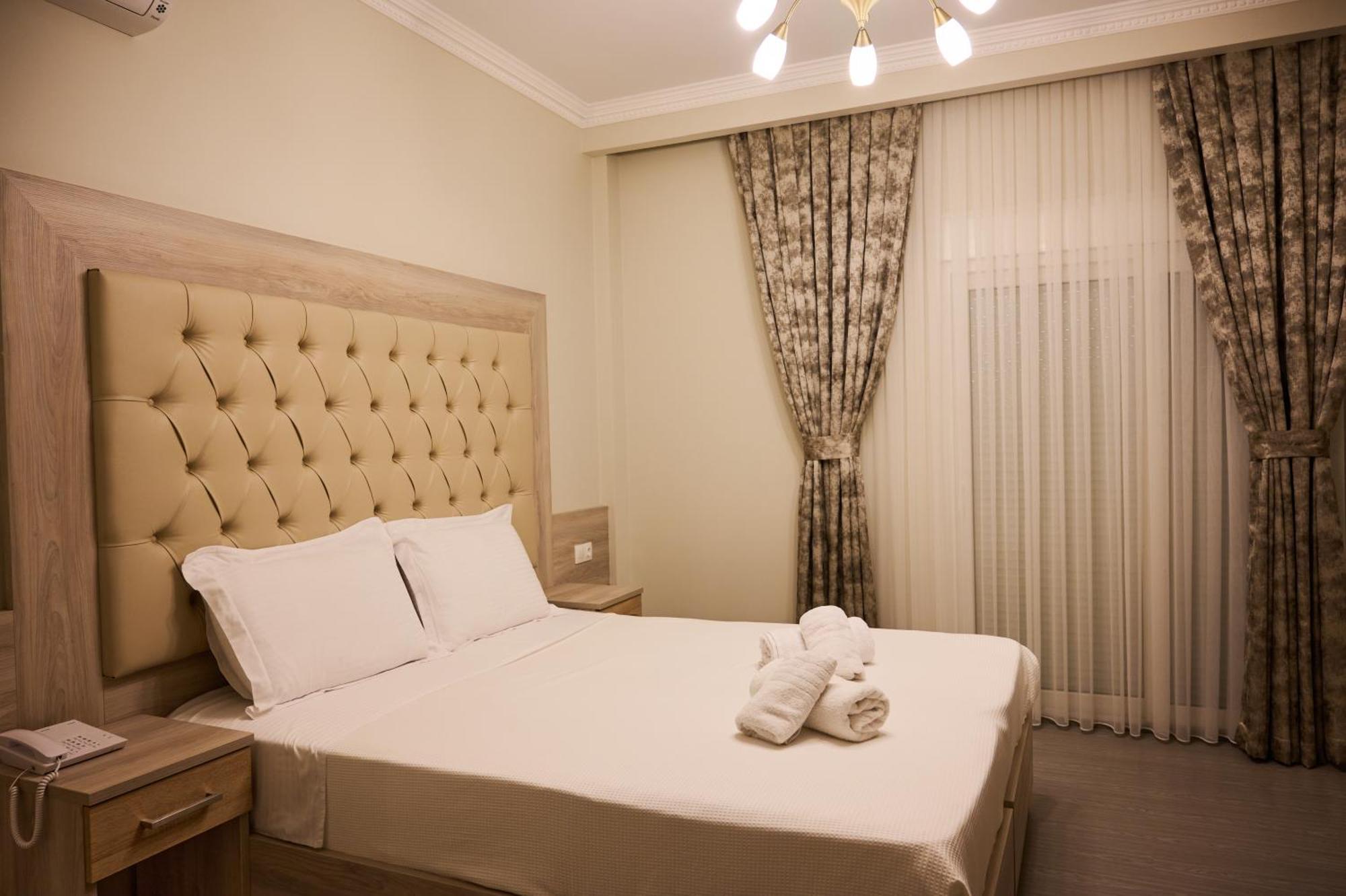 Famissi Suites 1 カランバカ エクステリア 写真