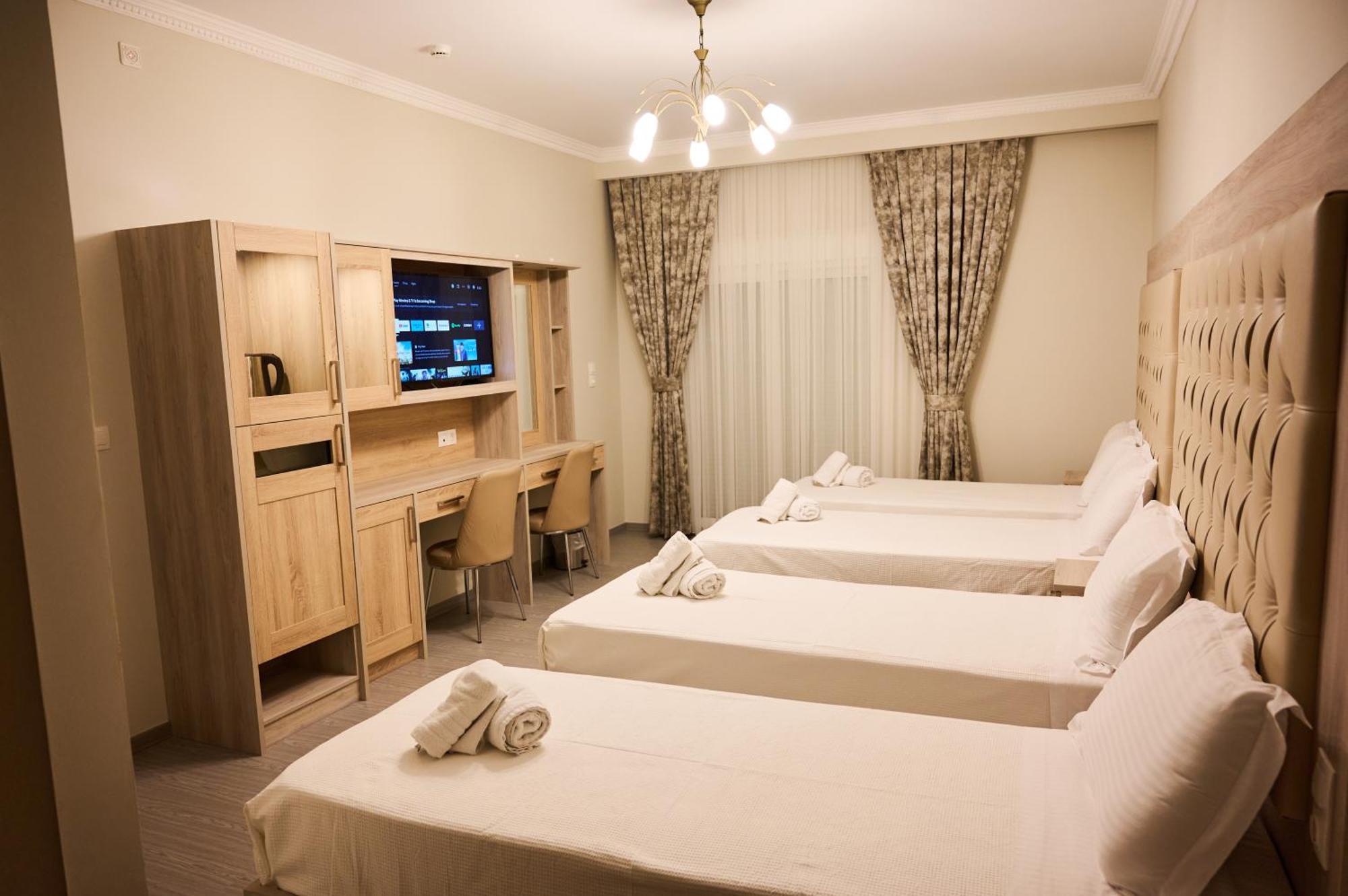 Famissi Suites 1 カランバカ エクステリア 写真