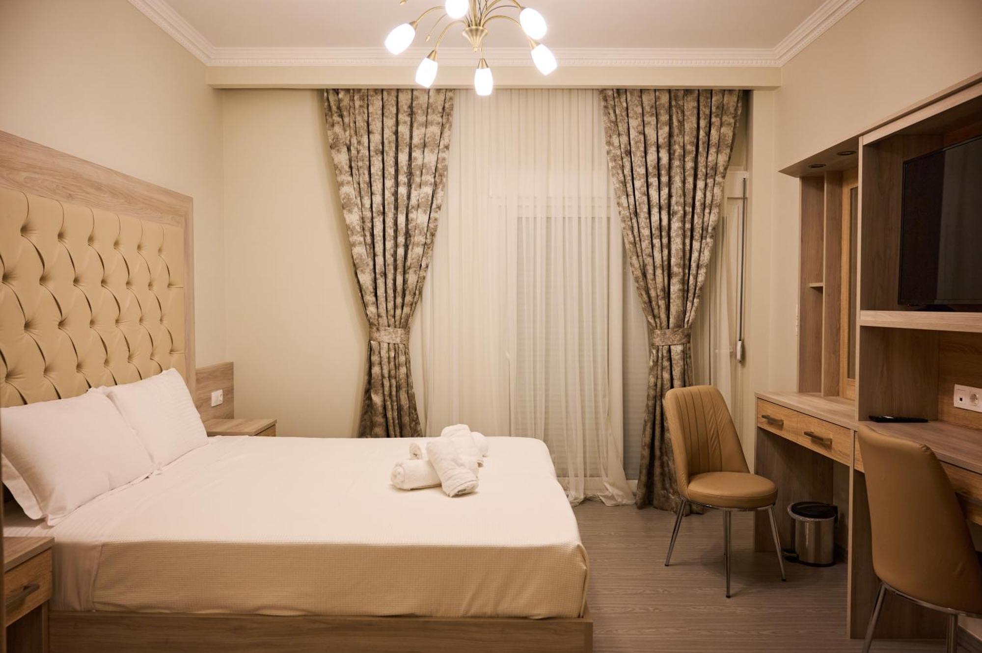 Famissi Suites 1 カランバカ エクステリア 写真