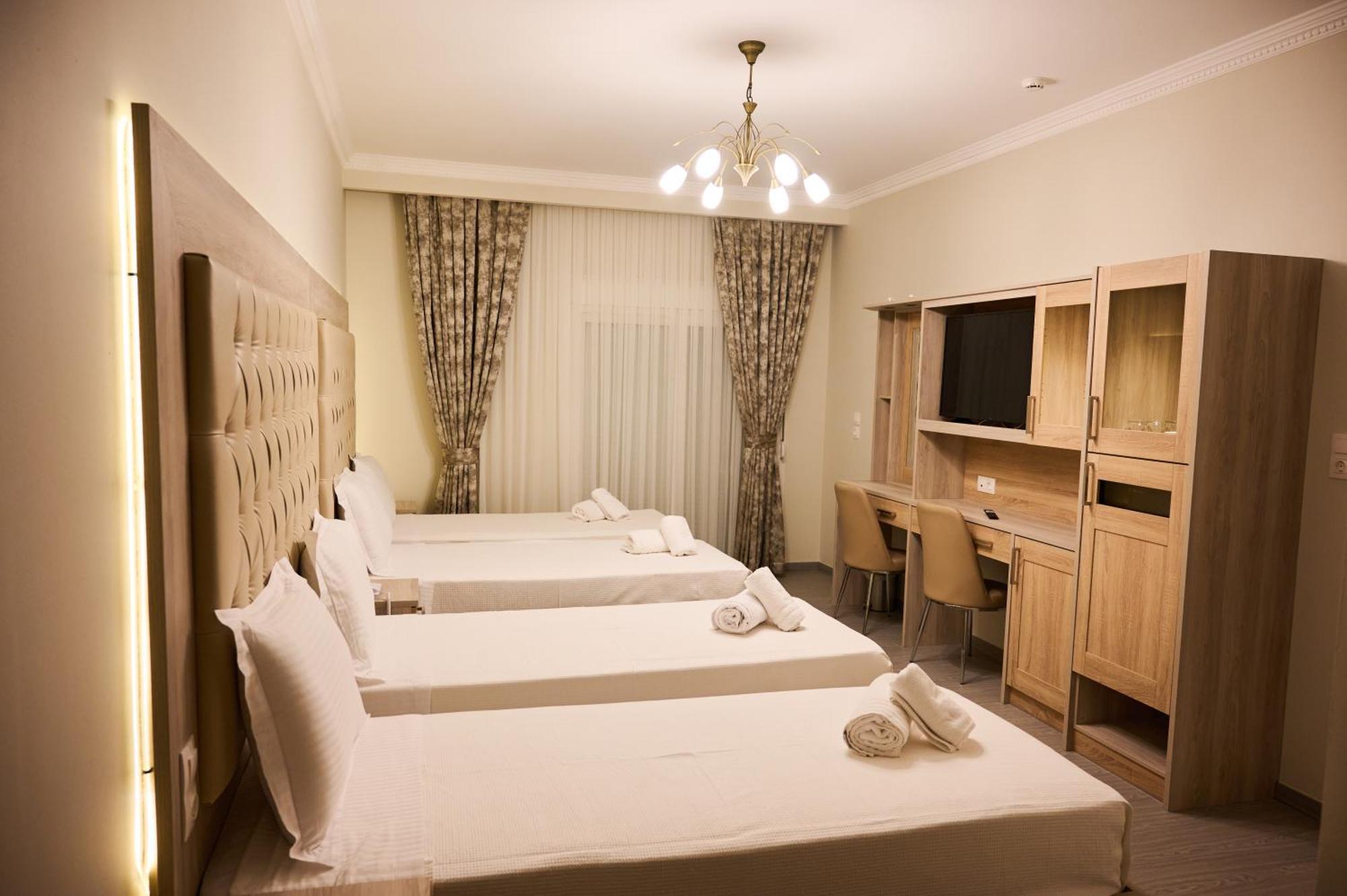 Famissi Suites 1 カランバカ エクステリア 写真