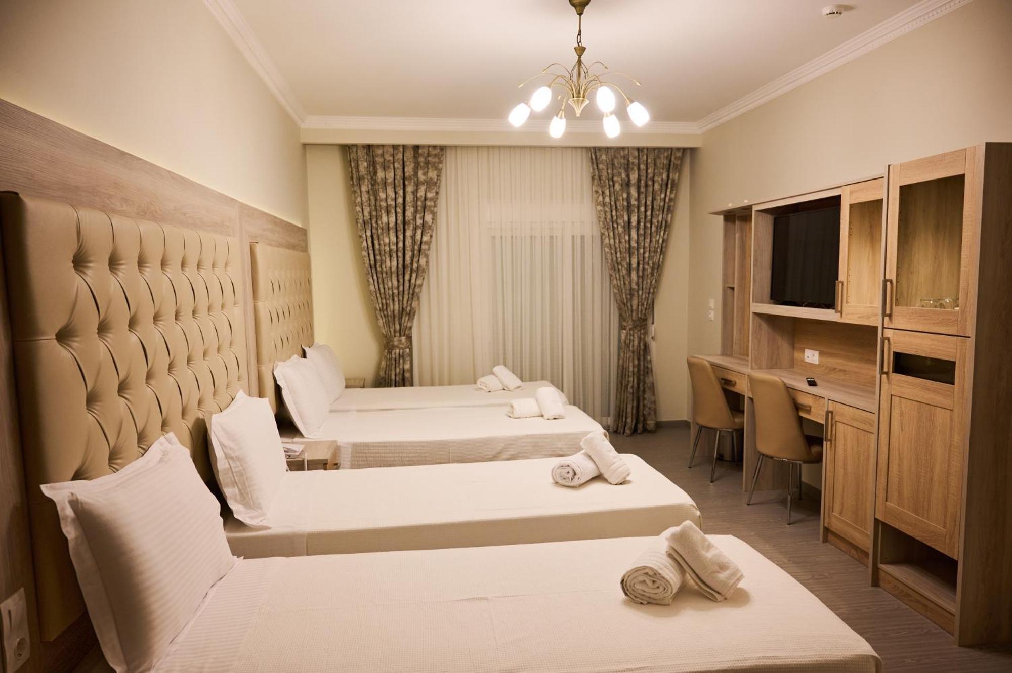 Famissi Suites 1 カランバカ エクステリア 写真